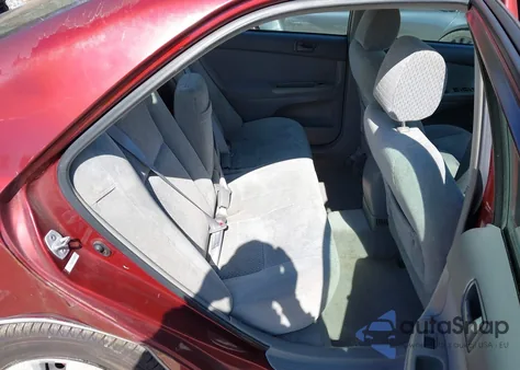 2004 Toyota Camry Le z USA, uszkodzony, nr VIN 4T1BE32K94U292915